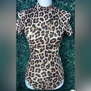 Chic Leopard Print Bodysuit